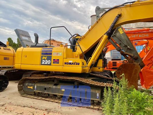 ماشین ساختمانی کاماتسو PC220 22TON با موتور و قطعات اصلی دنده